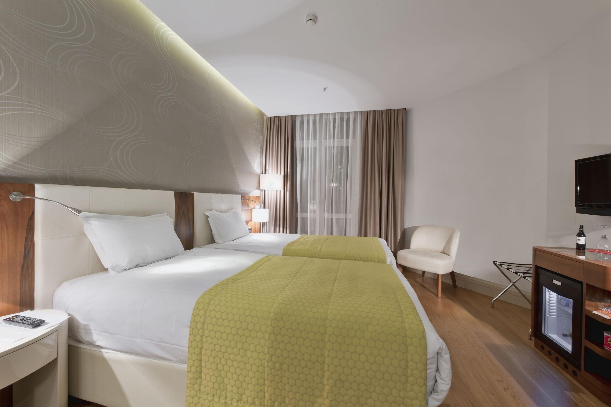 Four Points Flex By Sheraton Istanbul Taksim Square Exterior foto