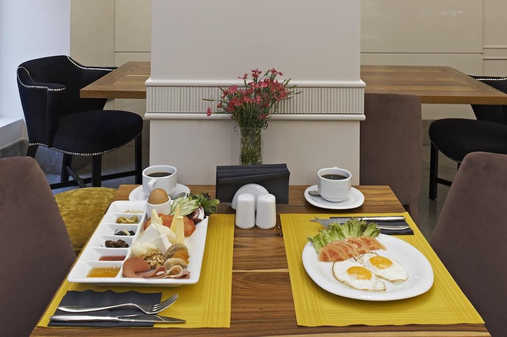 Four Points Flex By Sheraton Istanbul Taksim Square Exterior foto
