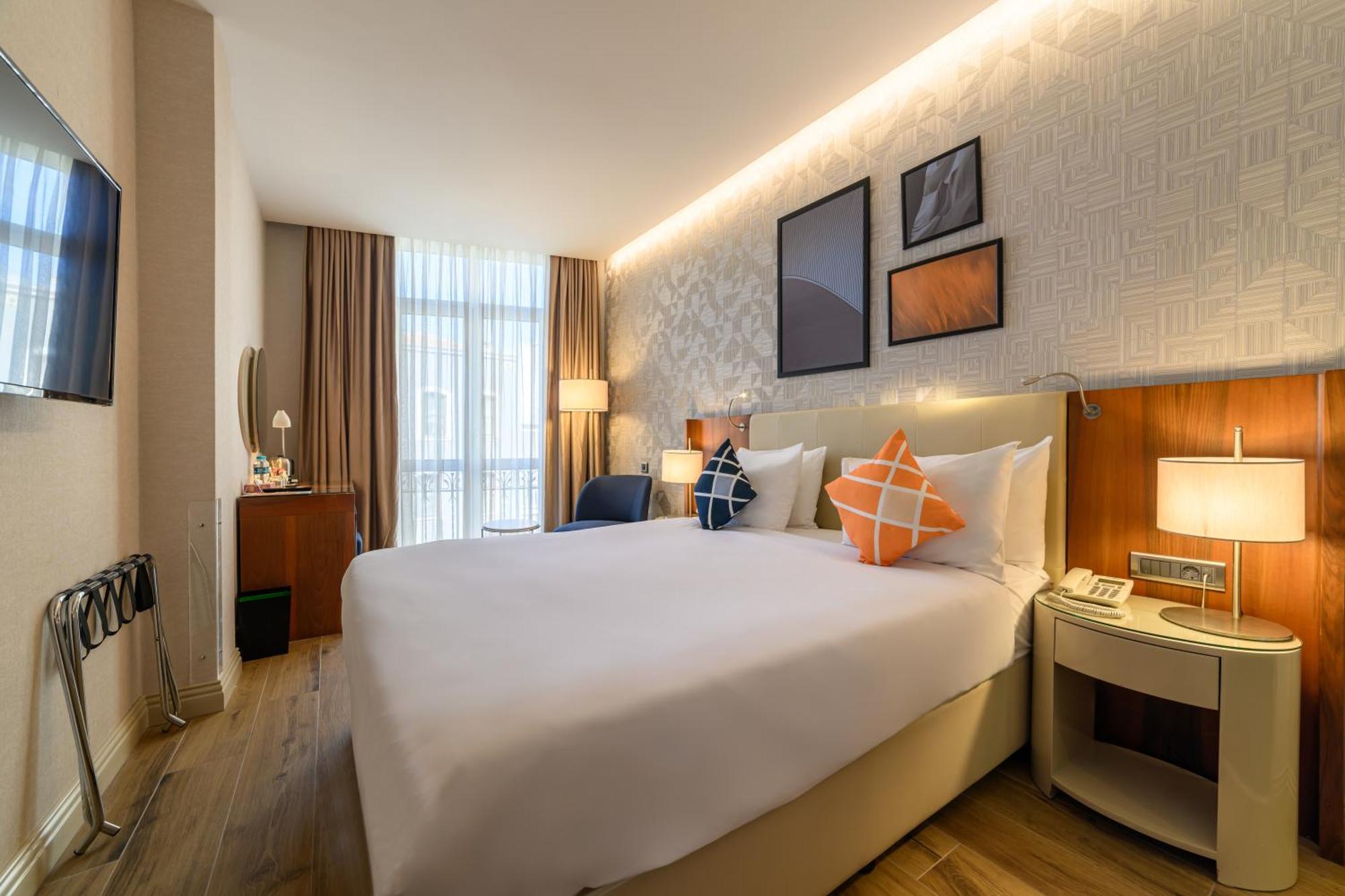 Four Points Flex By Sheraton Istanbul Taksim Square Exterior foto