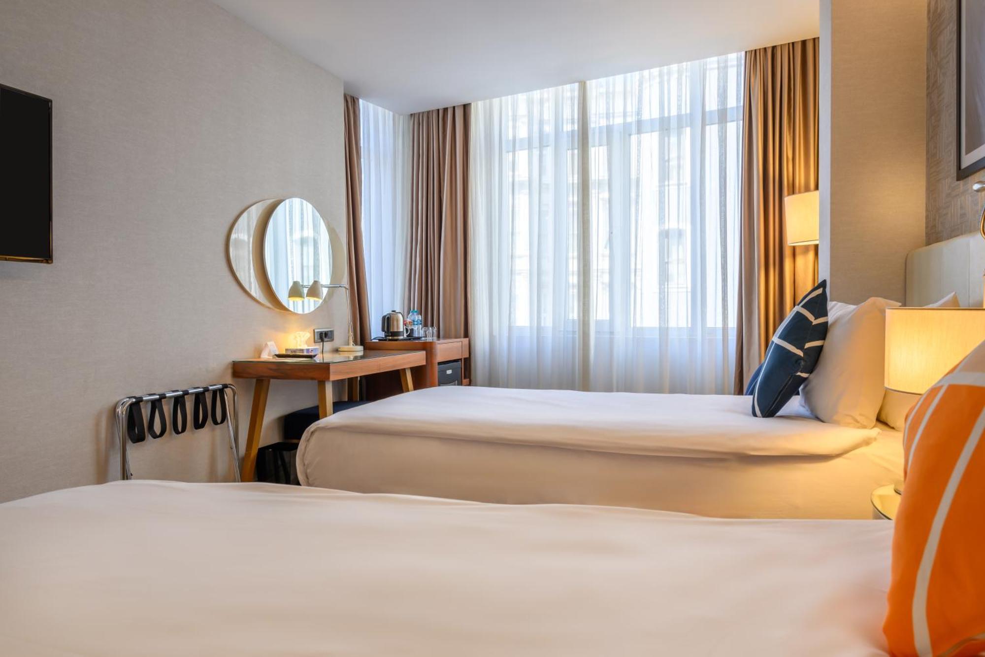 Four Points Flex By Sheraton Istanbul Taksim Square Exterior foto
