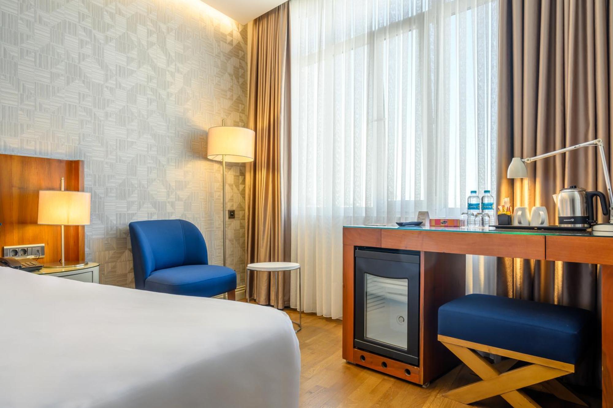 Four Points Flex By Sheraton Istanbul Taksim Square Exterior foto