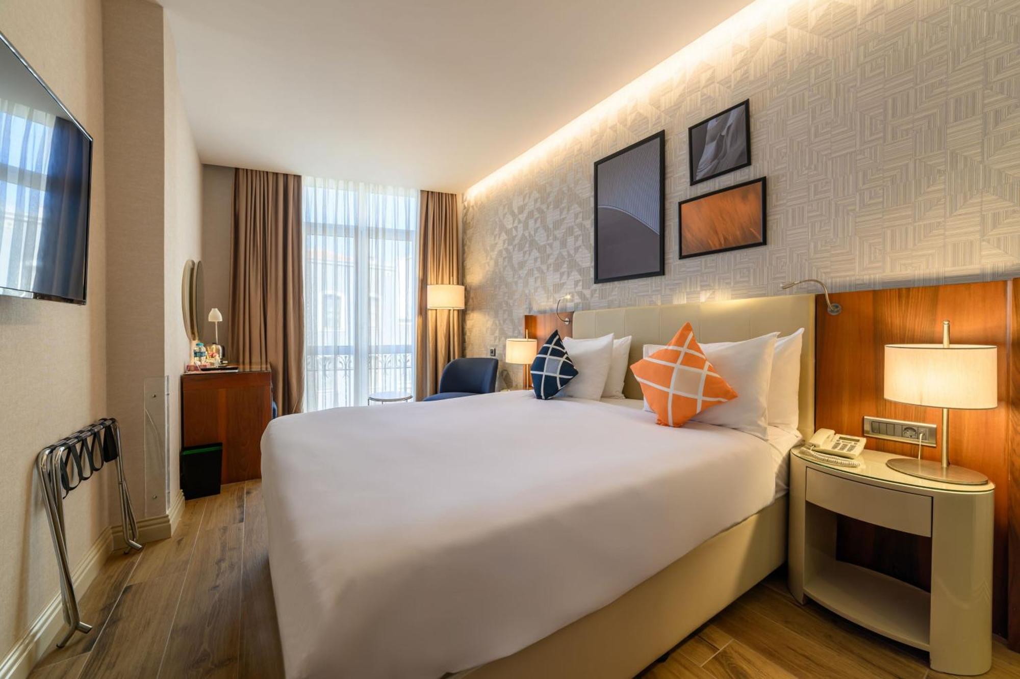 Four Points Flex By Sheraton Istanbul Taksim Square Exterior foto