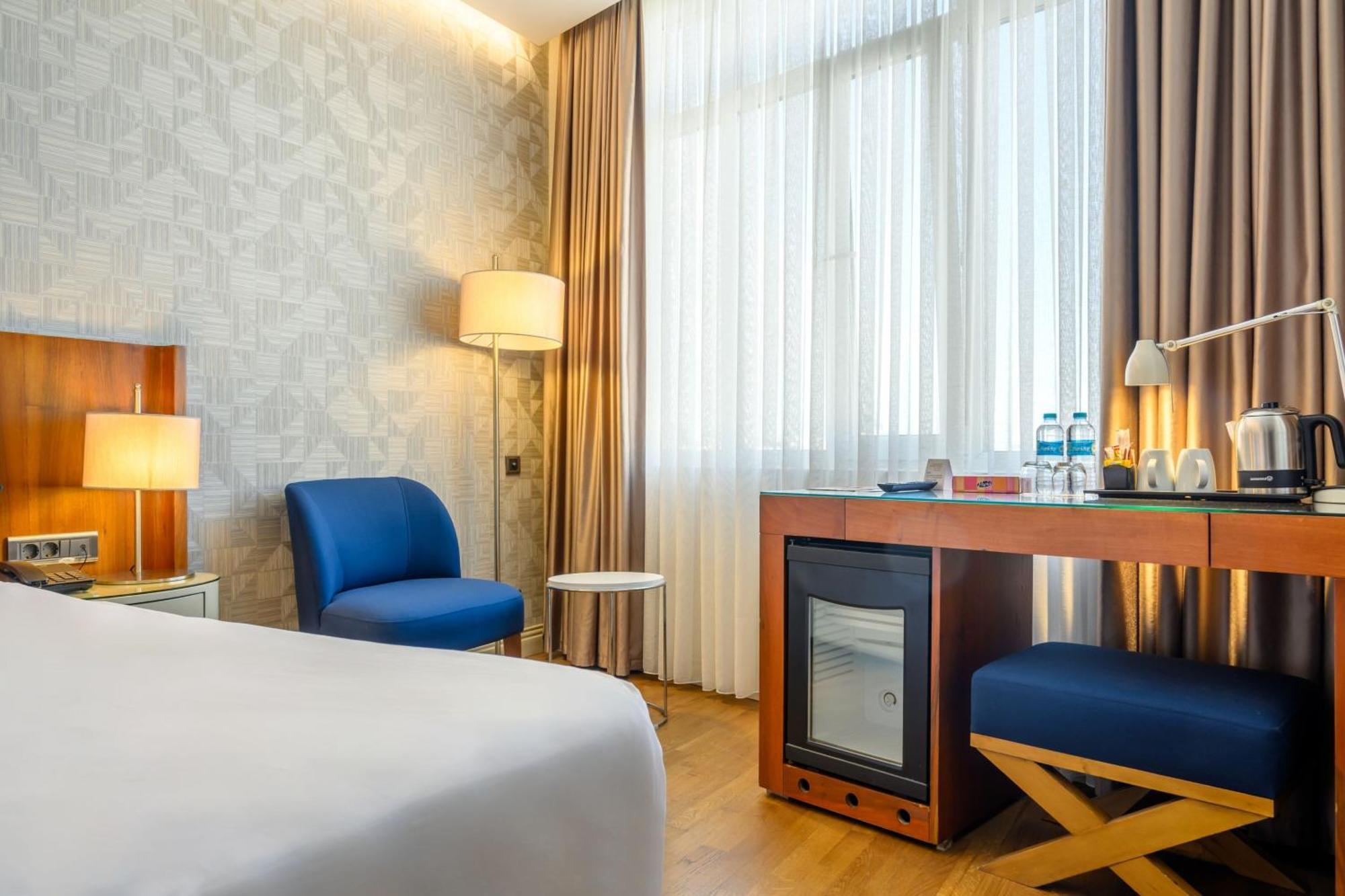 Four Points Flex By Sheraton Istanbul Taksim Square Exterior foto