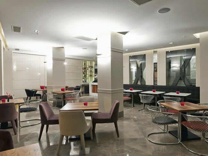 Four Points Flex By Sheraton Istanbul Taksim Square Exterior foto